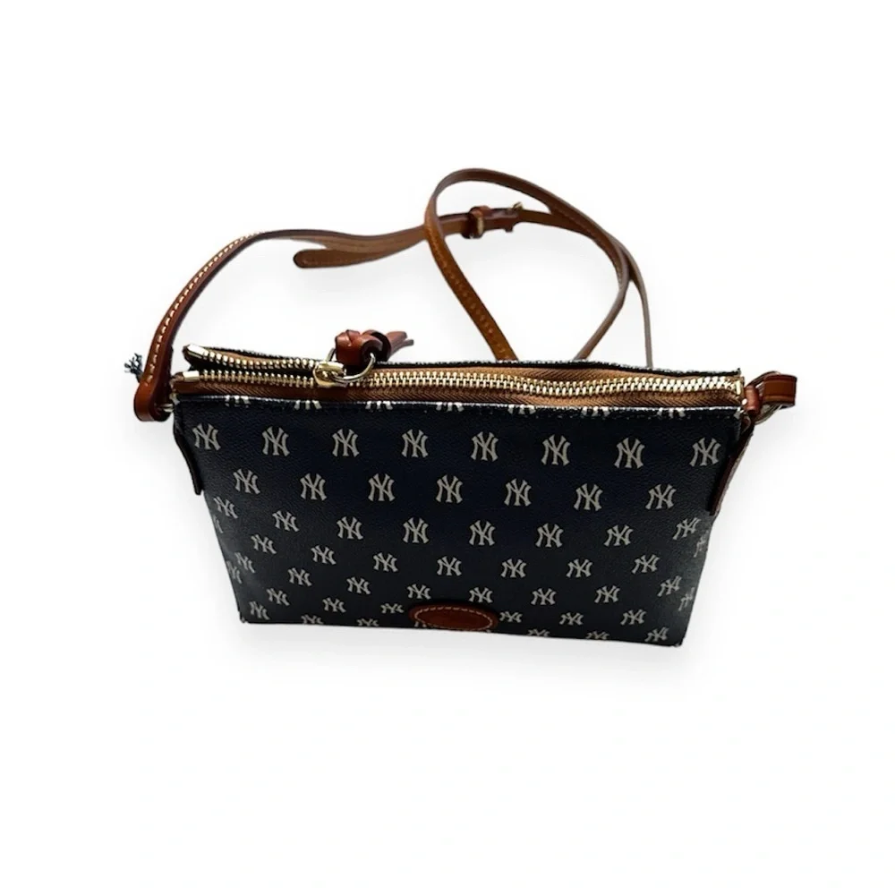 DOONEY & BOURKE MLB YANKEES CROSSBODY BAG COLLAB